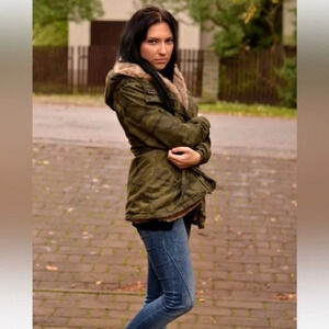 - HOST- PICK ZARA camouflage coat with fur hood. Lrg  cozy stylish warm tr…